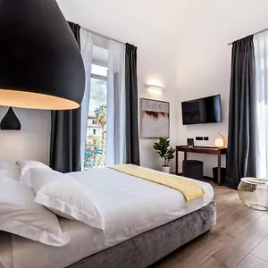 ** Pensión By The First - Luxury & Italia